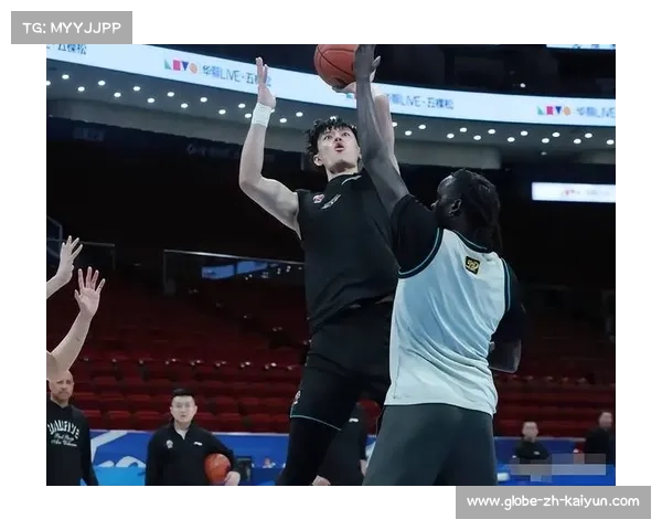 曾凡博伤愈恢复情况良好 八月将正式归队与球队合练 曾凡博伤愈恢复情况良好 八月将正式归队与球队合练